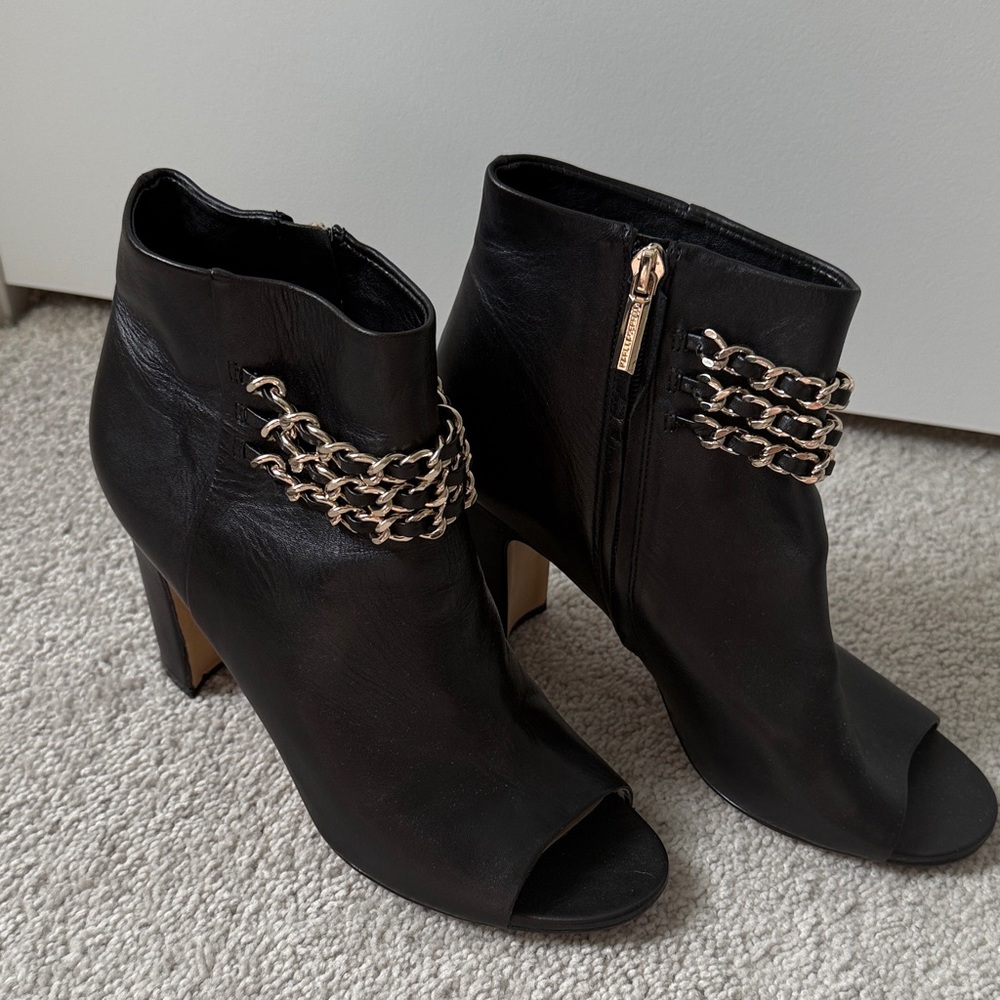 Karl Lagerfeld Moyen Open-Toe Ankle Booties